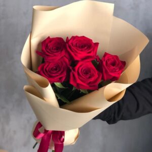 Букет из красных роз (5 шт. 50см)