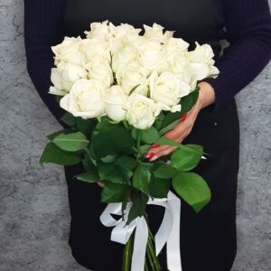 Букет из белых роз (17шт х60см)