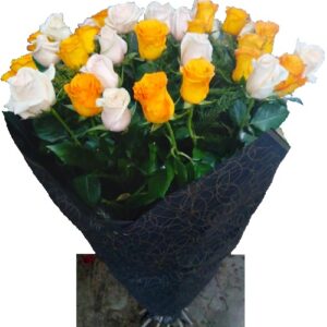Ритуальная корзина белых и желтых роз 30 шт.